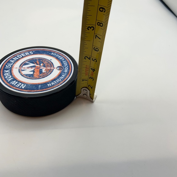 Vintage New York Islanders National Hockey League Collectible Puck - Picture 10 of 10